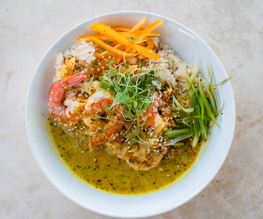 Basil Lemongrass coconut curry with shrimp, bell pepper, green onion, and rice